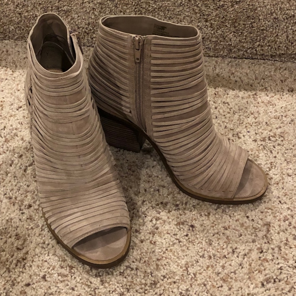 Vince Camuto Feteena Peep Toe Booties